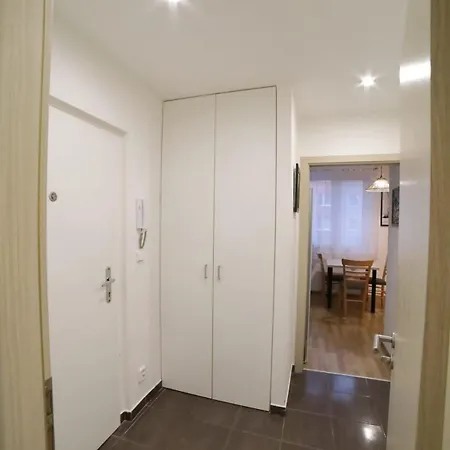 Bright & Cozy! Xbox, Netflix & Included Apartman